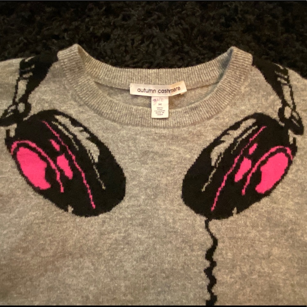 Women’s cashmere sweater